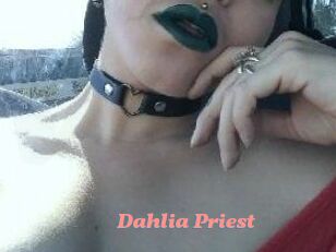 Dahlia_Priest