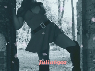 Julia6902