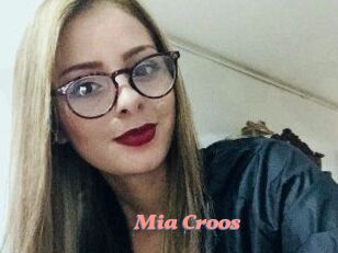 Mia_Croos