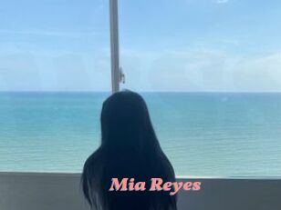 Mia_Reyes